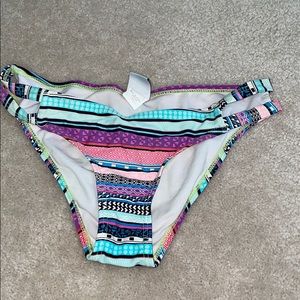 Patterned bikini bottoms size medium